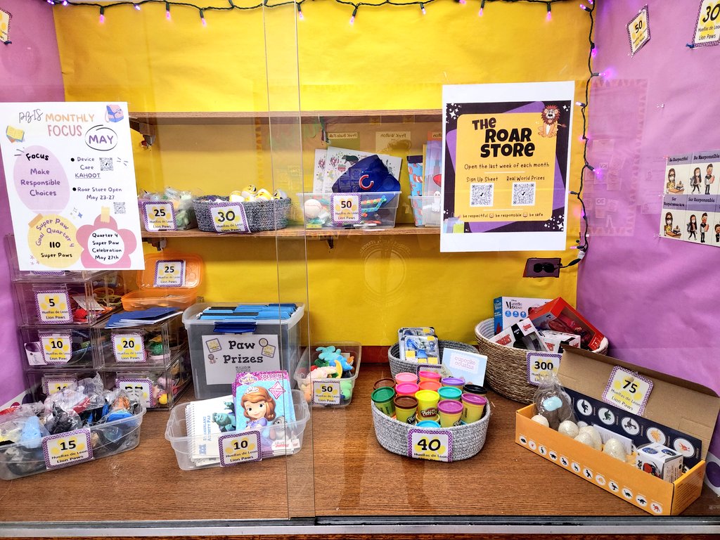 KomenskyPBIS's tweet photo. Stop by the Roar Store and trade in your Paws for some fabulous prizes ππΎπ¦π£ @KomenskyLions #RoarStore #PBIS #KomenskyMatters #OrgulloLeonesKomensky https://t.co/pxp0czZCf2