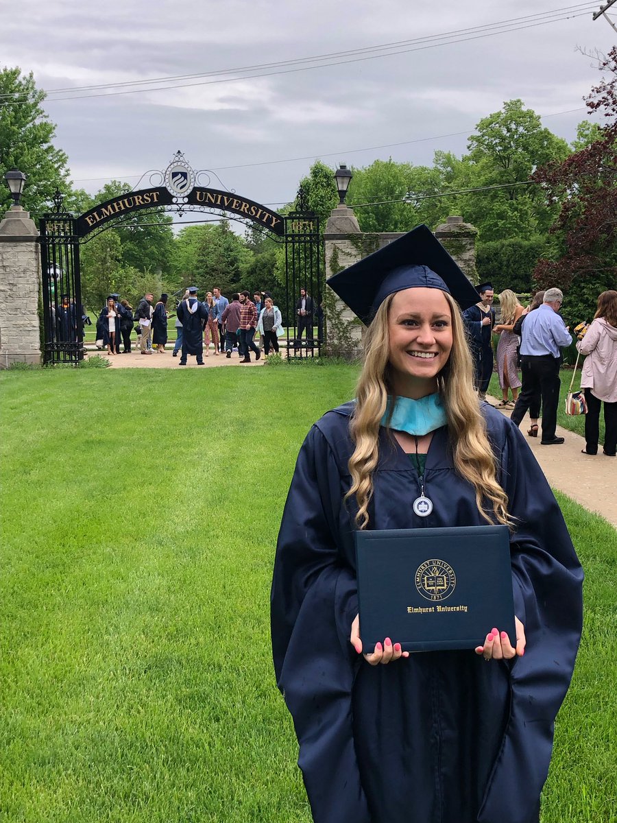 Congratulations to our ⭐️super star ⭐️ Mrs. Crossley for graduating with her Master’s in Teacher Leadership! Your Erickson Family is so proud of you!💙💛