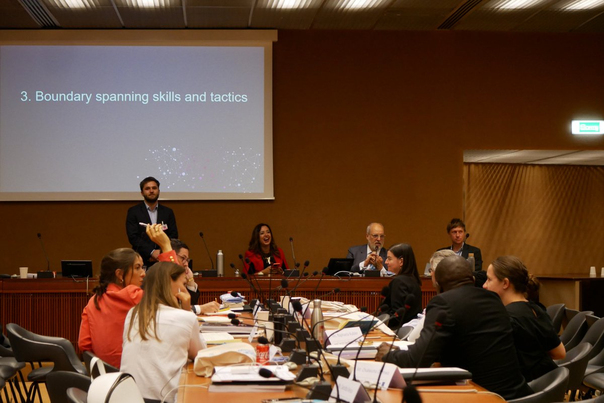 GenevaSPI's tweet photo. #ICYMI The #ScienceDiplomacy Week was a perfect occasion to think through the #Science_Policy #BoundarySpanning. Check out the summary of our immersion session and Open Forum panel discussion here: https://t.co/VxdxchbWUw 
@GESDAglobal @unige_en https://t.co/DOcHRDCxUt