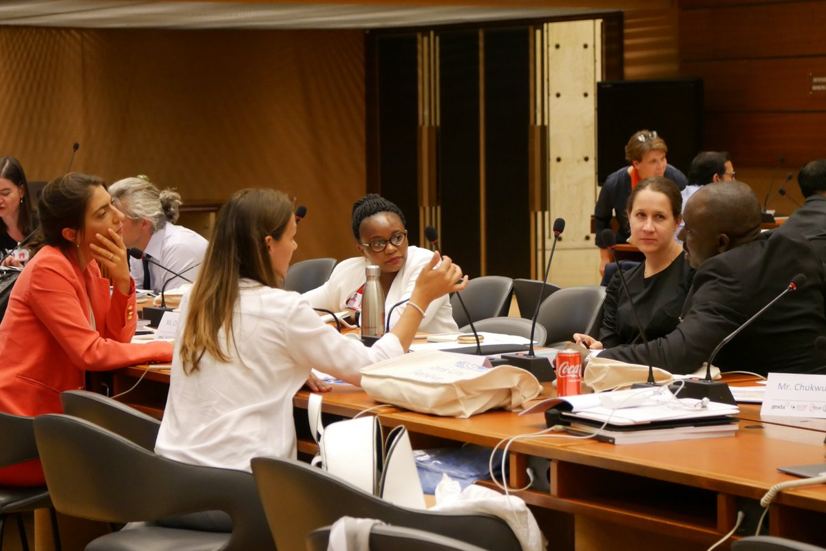 GenevaSPI's tweet photo. #ICYMI The #ScienceDiplomacy Week was a perfect occasion to think through the #Science_Policy #BoundarySpanning. Check out the summary of our immersion session and Open Forum panel discussion here: https://t.co/VxdxchbWUw 
@GESDAglobal @unige_en https://t.co/DOcHRDCxUt