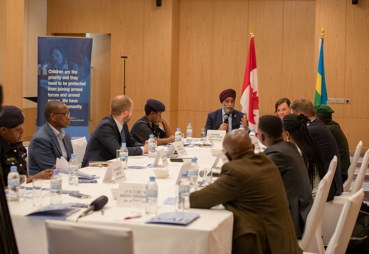 .@CanadaDev Minister @HarjitSajjan joined the @DallaireInst, @CanadainRwanda and Rwandan security sector actors for a roundtable today in Kigali. Central to the discussion was how preventing recruitment of children in armed violence is integral to broader #conflictprevention.