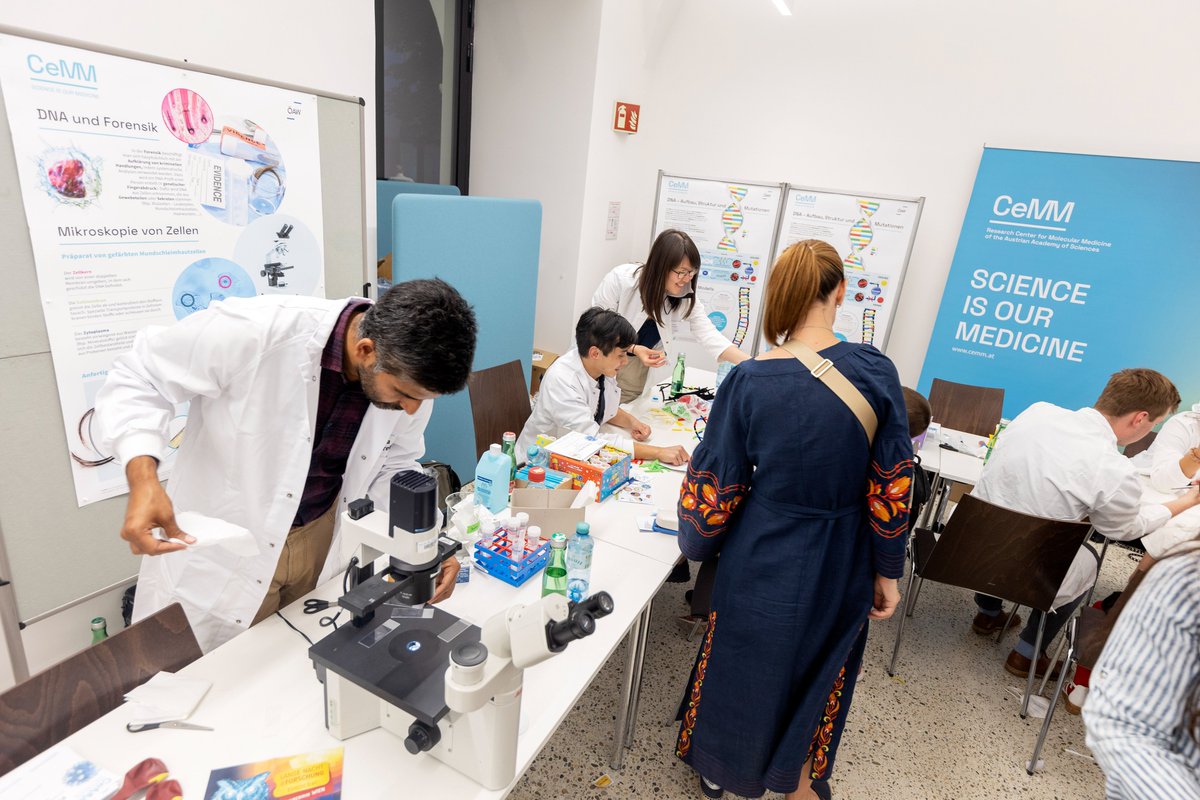 CeMM_News's tweet photo. Last week, we had the pleasure to join the @oeaw’s #KinderUni &amp; the #LongNightOfResearch activities in Vienna! We had a lot of fun bringing science closer to the public🔬, take a look at some glimpses of the #LNF22 in our thread below!👇 https://t.co/0aLrjvlZud