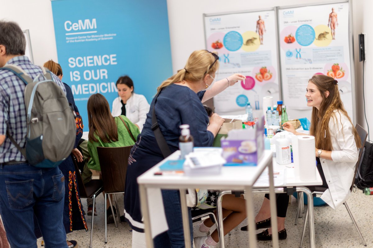 CeMM_News's tweet photo. Last week, we had the pleasure to join the @oeaw’s #KinderUni &amp; the #LongNightOfResearch activities in Vienna! We had a lot of fun bringing science closer to the public🔬, take a look at some glimpses of the #LNF22 in our thread below!👇 https://t.co/0aLrjvlZud