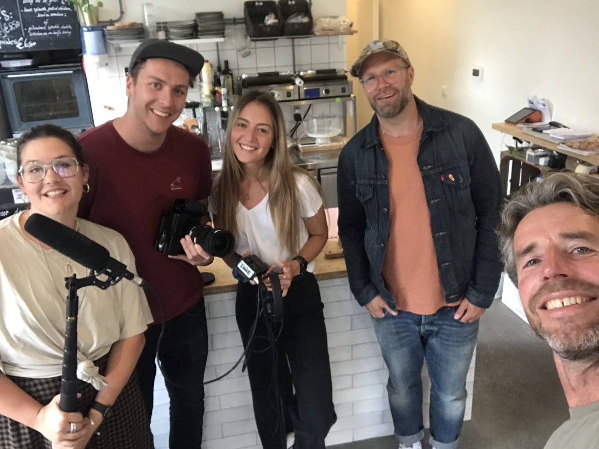 merijntinga's tweet photo. Herbruikbare bekers filmen met @WHOISJODY en manda productions voor de aanstaande @MissionReuse expeditie.
#cupcount #reuse https://t.co/alEGrSj2ON
