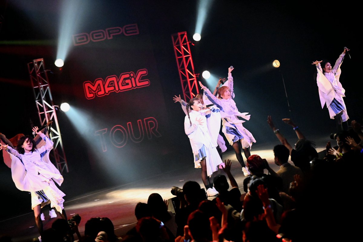 Q9oBN0O4WJUK0ok's tweet photo. EMPiRE DOPE MAGiC TOUR @ NHK大阪ホール⑭
#MAHO_EMPiRE
#MAHOEMPiRE
#EDMツアー
#EMPiRE大阪
#KOJiカメ https://t.co/L6fgi3WONj