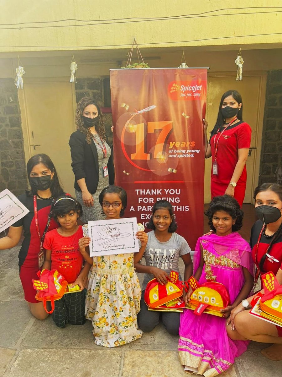 flyspicejet's tweet photo. Love, laughter, beautiful memories: that's how we celebrated our 17th #anniversary.
#SpiceJet team visited Emmanuel Orphanage, Kochi and SOS Children's Village, Pune to spend a lovely time amongst these little champs.
#RedHot17 #FlySpiceJet #Birthday https://t.co/oUhbleJMUG