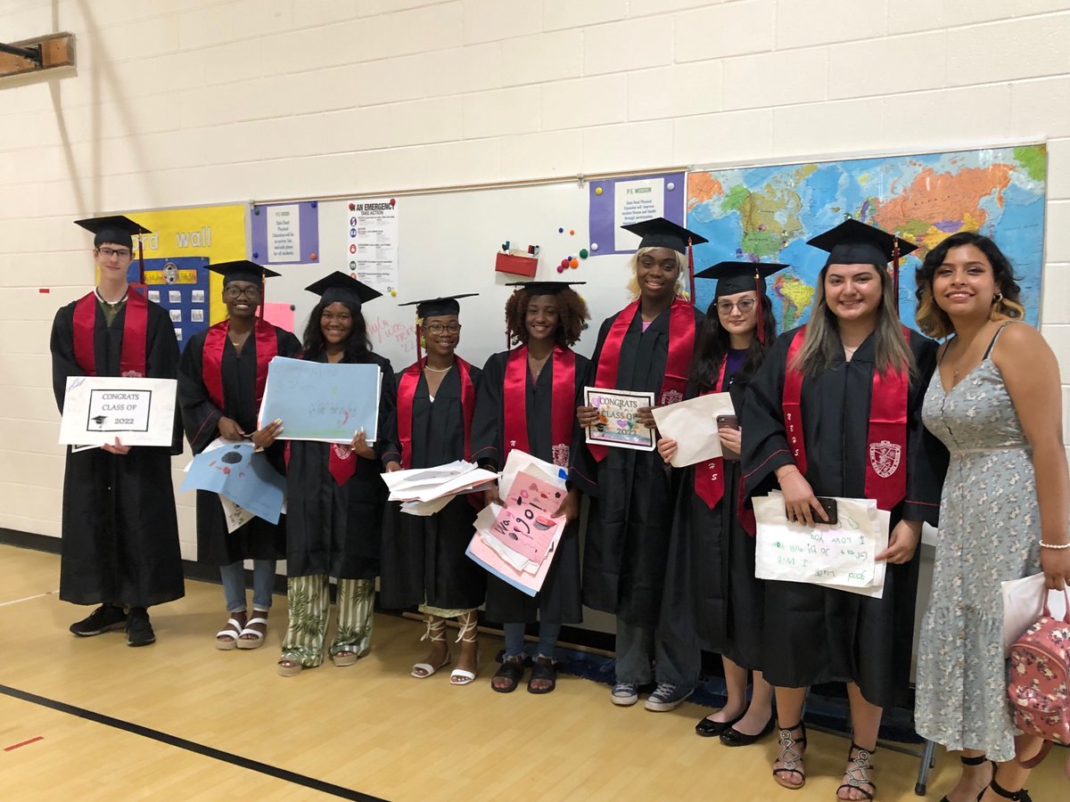 We were so excited to welcome the NBHS Class of 2022 back to the Nest!! We last saw their smiling faces as 5th graders and now they are heading off to college! We are so very proud of them!
#Classof2022 #ForeverAnOwl