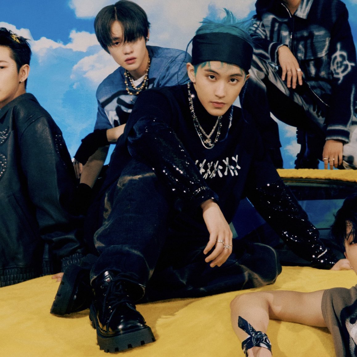 Independentboy_'s tweet photo. 마크가 또 찢었잖아 🥺🥺🥺🥺🥺🥺💙🖤 https://t.co/O4f6QpC3mO