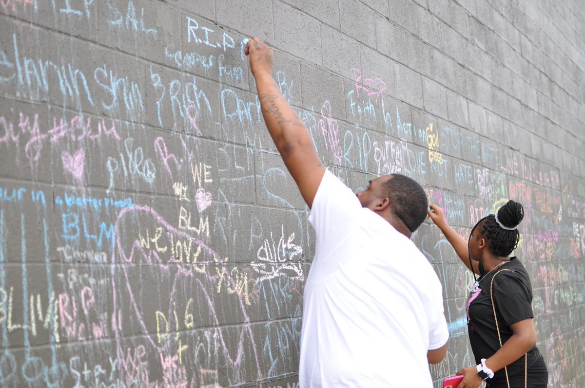 DowdallLayne's tweet photo. Some photos from Jefferson Ave Buffalo, taken Friday for @ipostnews. More here: https://t.co/KI71LIMu37 https://t.co/oup5ik7ZIy