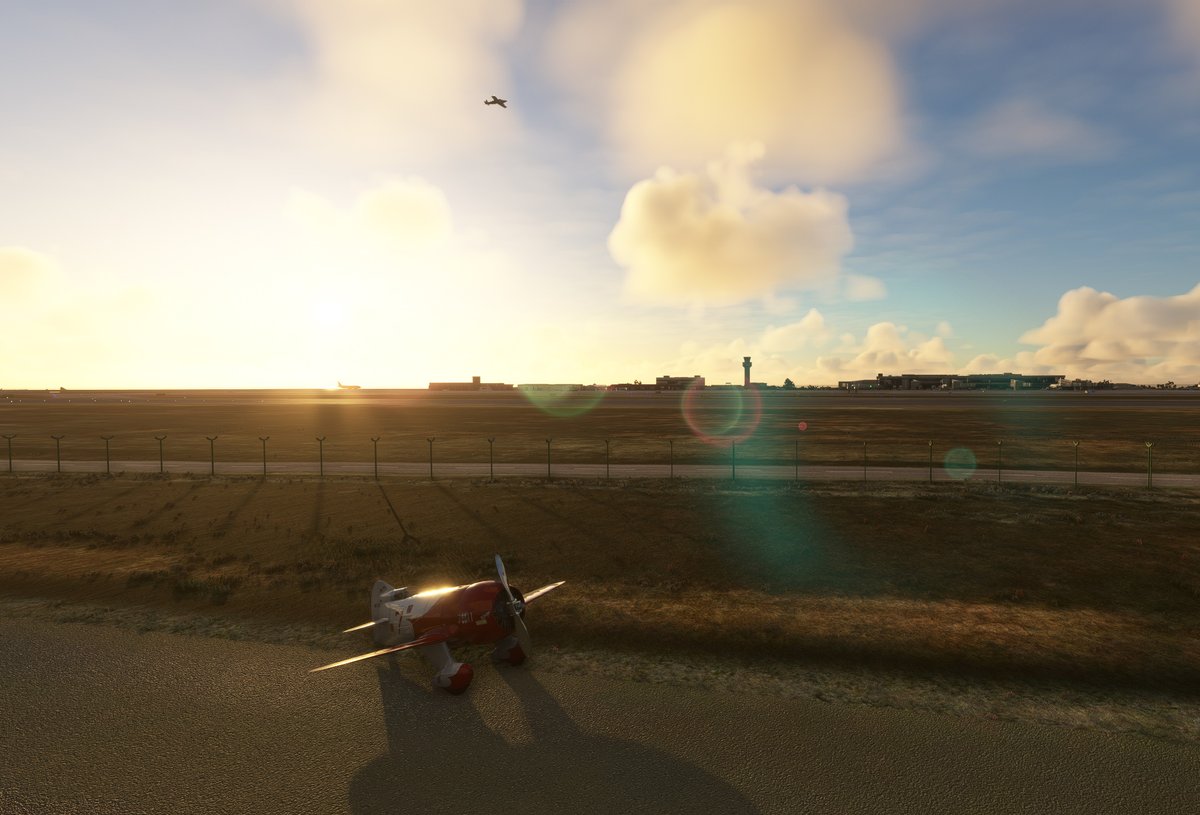 AvionChibi's tweet photo. 🇮🇹ヘルメットなし的アレへのオマージュ🚲🛩️#TopGun 
#MSFSchallenge #Palermo #LICJ https://t.co/qPFX33Jqop