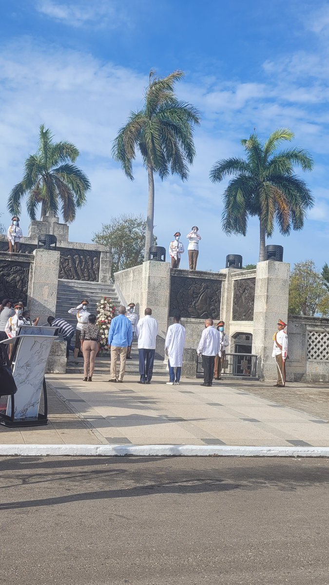 lamoros2017's tweet photo. En jornada por #DiaDeAfrica rendimos homenaje a los mártires cubanos que lucharon por la independencia del hermano continente africano. 

El miembro del secretariado del @PartidoPCC,Joel Queipo Ruiz reiteró la importancia de África para Cuba y los vínculos históricos que nos unen https://t.co/yXdnLDAw8e