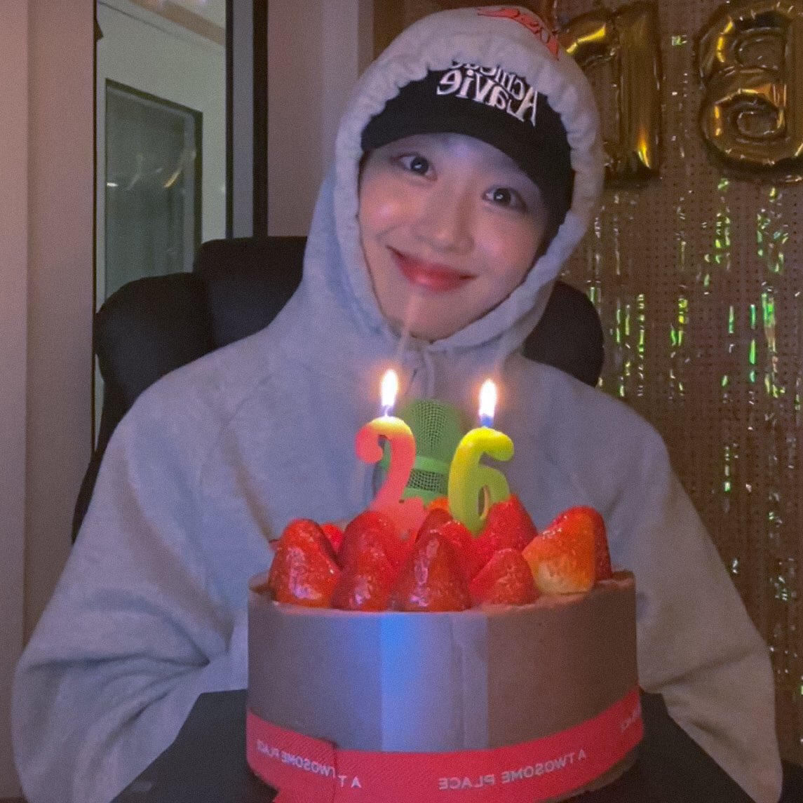 LoonaThe_Yves's tweet photo. #HappyYvesDay 
 #오늘진짜이브데이

Happy Birthday, my love. 
Take care.

#이달의소녀 #LOONA #이브 #Yves https://t.co/c1irh8tqMi