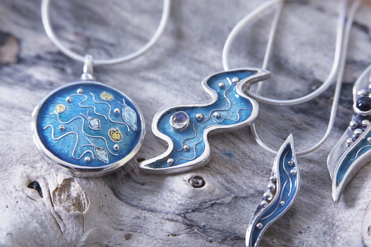 IslandsPass's tweet photo. 1/3 Hurrah - it's Monday, so it's time for #MakerMonday! 

📍This week, we're in #Stronsay, #Orkney, to meet @marionmiller_seajewellery

 #Artist #Maker #ScottishArtist #ScottishMaker #IslandArtist #IslandMaker #SupportLocal #ShopLocal #BuyLocal #Jewellery #YS2022 #ScotlandIsNow https://t.co/335U48Xc56
