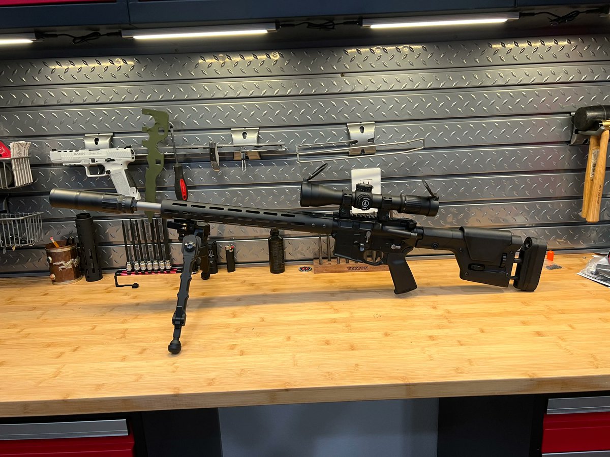 HorizonArms's tweet photo. The finished build! Tack driving left handed AR DMR style rifle. #ar15 #556 #dmr #varmintrifle #suppressed #accurate https://t.co/bUaAm9bjMV