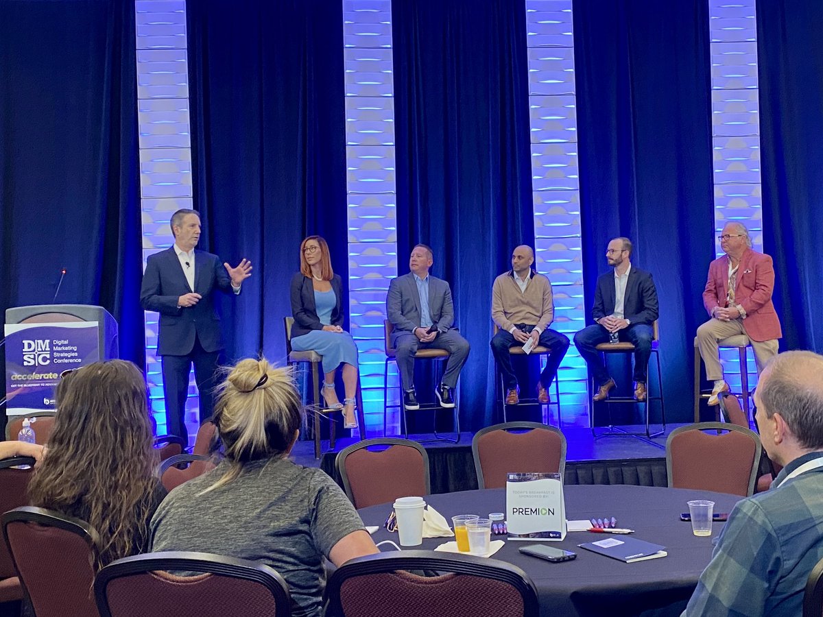 jbbs's tweet photo. @GlennPasch kicking off Day 2 at #dmsc2022 with a star-studded panel on #MarketingAutomation https://t.co/njVteD0W92