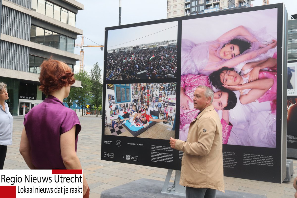 RegioNieuwsUtr1's tweet photo. Vandaag heeft wethouder @lindavoortman, die door alles zeer onder de indruk was, van de gemeente #Utrecht de #pridephoto op het #Jaarbeursplein geopend. Deze zal tot 10 Juni op het plein staan. https://t.co/X6iHyQQM9W https://t.co/h9PrZ6imN4