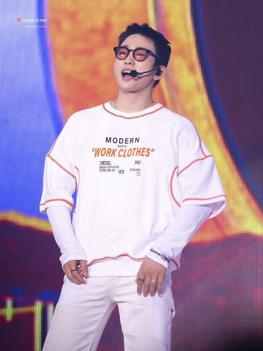 doubleaction_94's tweet photo. 220521-22 #GOT7 #갓세븐 #JINYOUNG #진영 #HOMECOMINGwithIGOT7 #GOT7컴백_기부니가조아NANANA https://t.co/s7G56bRW7W
