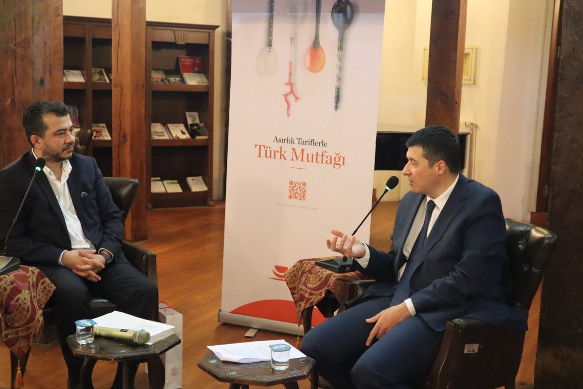 iktm34's tweet photo. 21-27 Mayıs Türk Mutfağı Haftasında Ahmet Hamdi Tanpınar Müze Kütüphanesinde Mehmet Göksu’nun “Türk Mutfağında Tatlı ve Helva” konulu söyleşisi gerçekleşti. https://t.co/2UhqwWlnUo