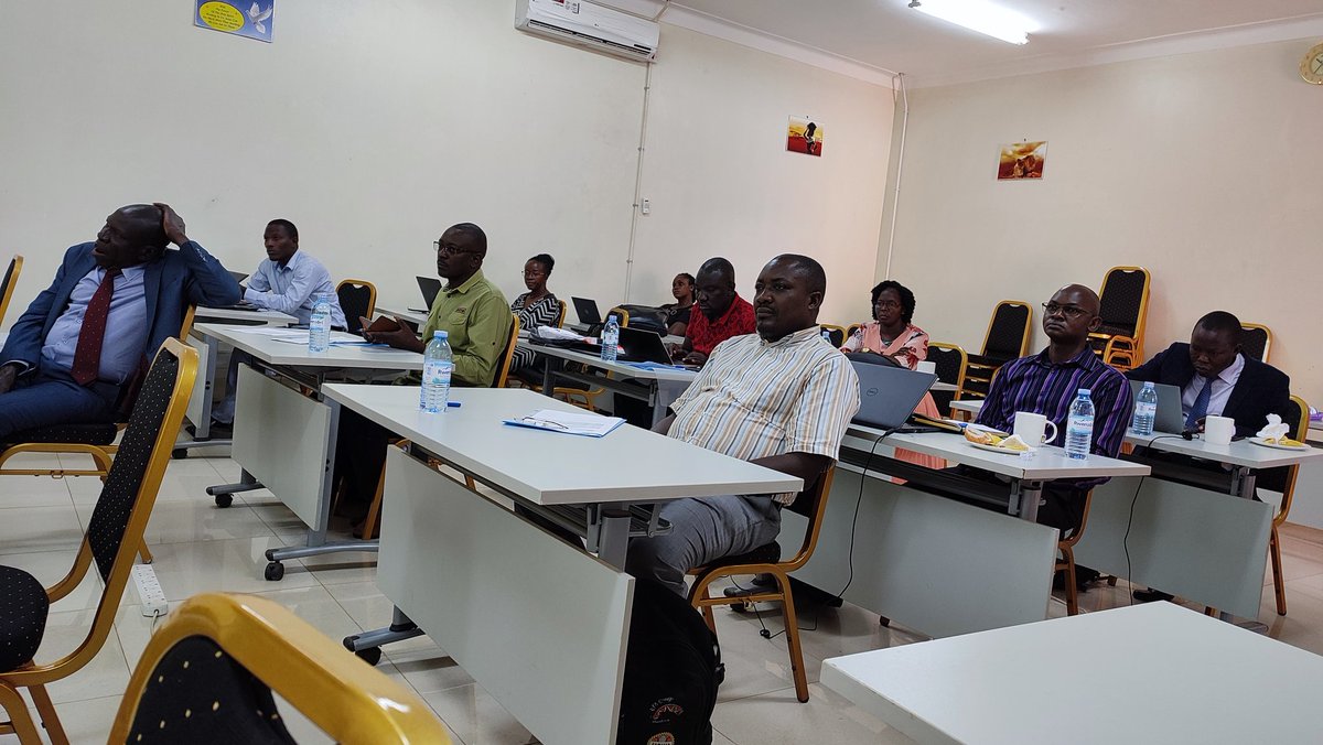 "The demand 4 seed will rise, globally and so will the adulteration" Dr. <a href="/sdkassim2/">Sadik Kassim</a> warns participants of the seed tracing and traceability meeting. He encouraged them to be ready for the task ahead of them and own the outcome. <a href="/KugonzaJane/">Jane Kugonza</a> <a href="/MUTACRIS/">Chris Muwanika</a> <a href="/elizanahayo/">eliza nahayo</a> <a href="/MAAIF_Uganda/">MAAIF 🇺🇬</a>