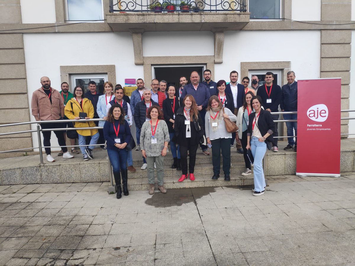 ConcOrtigueira's tweet photo. 🏢 O centro social do @ConcOrtigueira acolleu esta mañá a xornadade networking organizada por @AJEFERROLTERRA e o Concello.

👥 No encontro, ao que acudiron 30 empresas de #Ferrolterra, #Eume e #Ortegal, leváronse a cabo mesas redondas fomentando a creación de novas sinerxías. https://t.co/ei3YRWX9c1