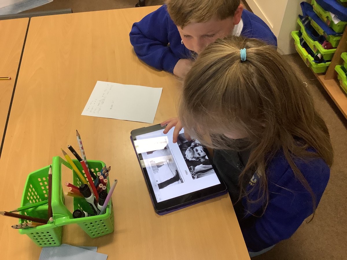 MrsWBCarrMill's tweet photo. Today we have used the BBC webiste to research facts about the Queens life. We then used this information to make our own timelines. Look at our fantastic work! 

@Carrmillprimary 
#carrmillhistory
#carrmillcomputing https://t.co/nAB9smsesL
