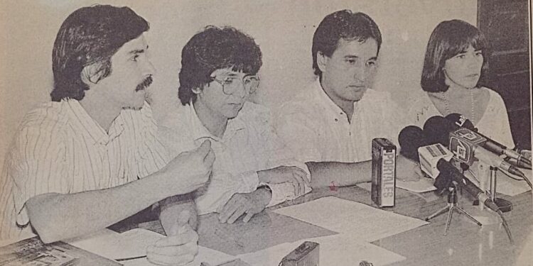 ConfusamChile's tweet photo. A fines de abril falleció el médico Enrique Barilari Davies. Quién fue este hombre fundamental en la historia de nuestro gremio y de la medicina social??. Apuntes sobre su vida y su pensamiento en esta nota de nuestra revista Infusam.👇👇👇
https://t.co/Pc85MAWhBa https://t.co/JAyZRSrdjv