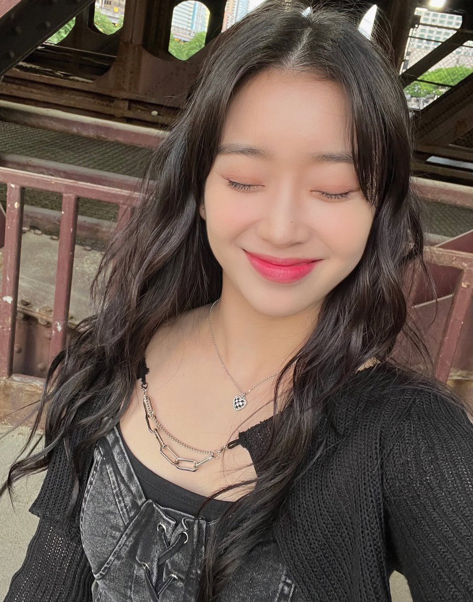 straycthink's tweet photo. 🖤 https://t.co/SqcUYjItrO