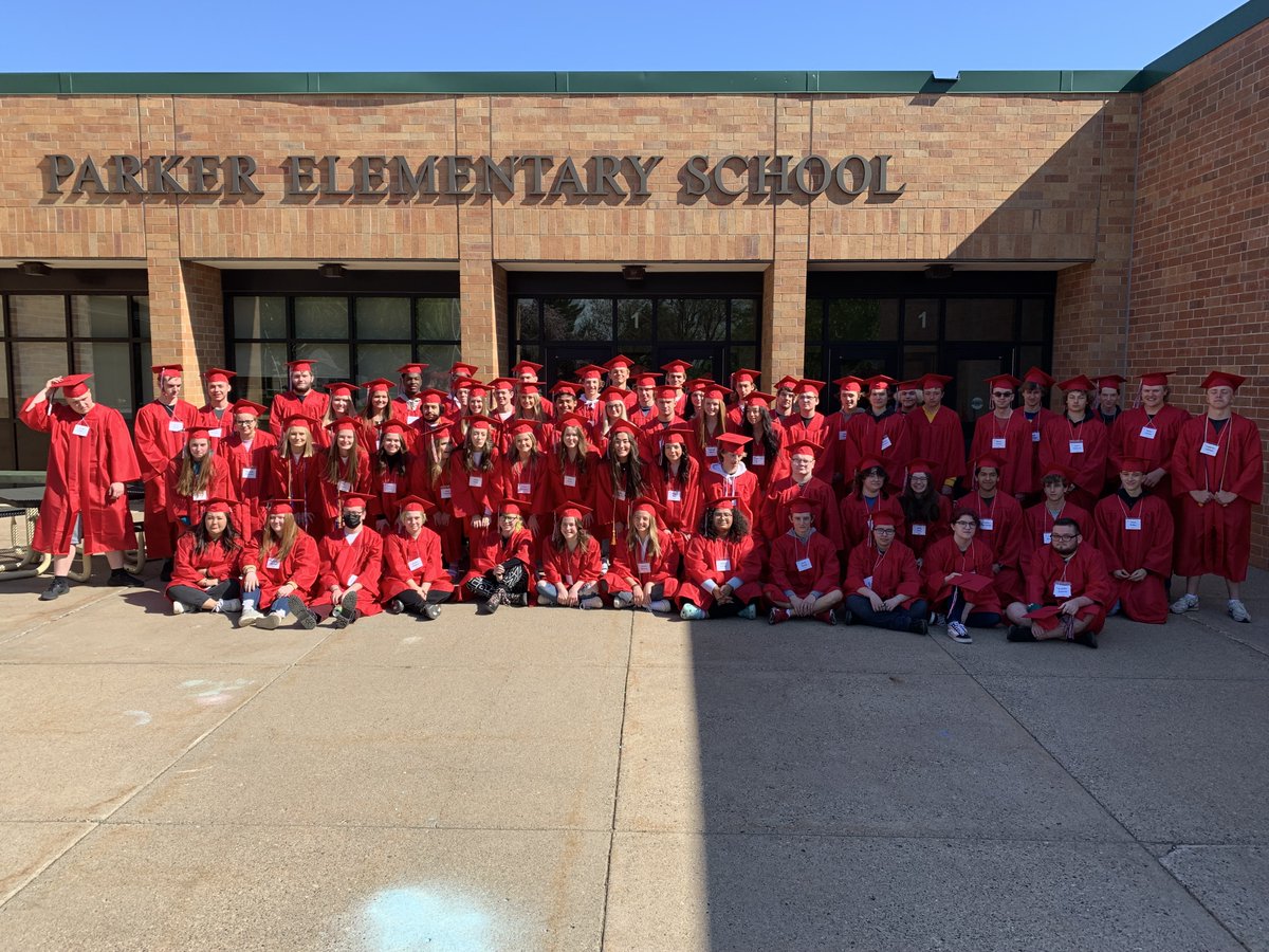 Current students cheered as our former Parker students marched the halls for the last time before graduating on June 9th. Congratulations Pumas and GOOD LUCK in your future endeavors!  Once a Puma, always a Puma🐾 <a href="/KateMLoveland/">Kate Loveland</a>  <a href="/ISD728/">ISD 728</a> @bittmand @WCampbell728