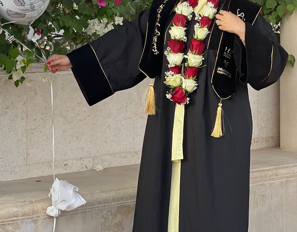 JumanaAlghamdi's tweet photo. 22.05.2022

الحمدلله الذي بنعمته تتم الصالحات..
الحمدلله على البلاغ 🎓🤍
تم تخرجي من كلية الطب والجراحة بمرتبة الشرف،،
ليس بجهدي وإنما بتوفيقه و فضله..
وليست النهاية وإنما هي البداية 🤍

- د. جمانه الغامدي https://t.co/LLZsIBIcFh