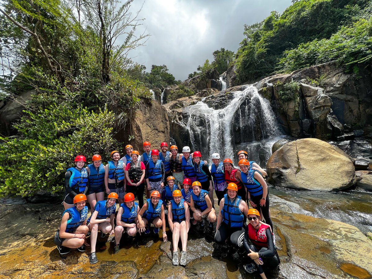 RobertsWesleyan's tweet photo. Students in the Global Honors Program have spent the last week serving and interacting with the beautiful people of Puerto Rico.  After spending two years learning, they will come away from this on-location course with a deeper understanding of the world that God created. https://t.co/V4DV6jivLS