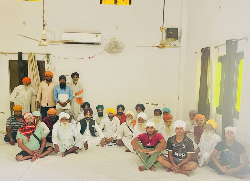 Kanwarjitcheema's tweet photo. ਅੱਜ ਆਮ ਆਦਮੀ ਪਾਰਟੀ ਦੇ ਤਰਨਤਾਰਨ ਵਿਧਾਨ ਸਭਾ ਹਲਕੇ ਤੋਂ ਪੰਜਾਬ ਦੇ ਜੋਆਇੰਟ ਸੈਕਟਰੀ ਕੰਵਰਜੀਤ ਸਿੰਘ ਮਝੈਲ ਨੇ ਪਿੰਡ ਰਟੌਲ ਵਿਖੇ ਮੀਟਿੰਗ ਕੀਤੀ, ਤੇ ਪਿੰਡ ਦੇ ਵਿਕਾਸ ਸਬੰਧੀ ਵਿਚਾਰ ਵਟਾਂਦਰਾ ਕੀਤਾ ਗਿਆ,#kanwarjitsinghmajhail #statejointsecretary #statejointsecretaryaap #AamAadmiParty #Aamaadmipartypunjab https://t.co/dyNLYthbzR