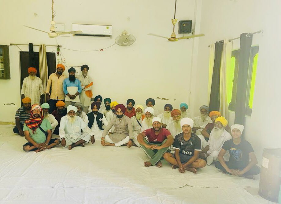 Kanwarjitcheema's tweet photo. ਅੱਜ ਆਮ ਆਦਮੀ ਪਾਰਟੀ ਦੇ ਤਰਨਤਾਰਨ ਵਿਧਾਨ ਸਭਾ ਹਲਕੇ ਤੋਂ ਪੰਜਾਬ ਦੇ ਜੋਆਇੰਟ ਸੈਕਟਰੀ ਕੰਵਰਜੀਤ ਸਿੰਘ ਮਝੈਲ ਨੇ ਪਿੰਡ ਰਟੌਲ ਵਿਖੇ ਮੀਟਿੰਗ ਕੀਤੀ, ਤੇ ਪਿੰਡ ਦੇ ਵਿਕਾਸ ਸਬੰਧੀ ਵਿਚਾਰ ਵਟਾਂਦਰਾ ਕੀਤਾ ਗਿਆ,#kanwarjitsinghmajhail #statejointsecretary #statejointsecretaryaap #AamAadmiParty #Aamaadmipartypunjab https://t.co/dyNLYthbzR
