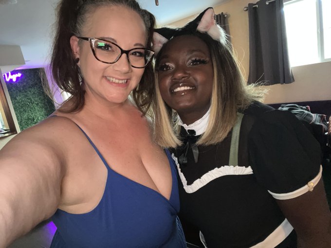 Good morning! Happy Monday! Just booked my stay in Sacramento and I am REALLY excited!! July 20-22 Get