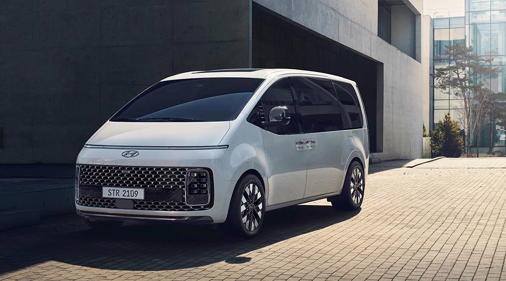 HyundaiWorldGh's tweet photo. Prepare to embark on a new journey into the revolutionary space of STARIA,
where you will travel in maximum comfort,
enjoy the pleasure of face-to-face conversation, and spend life-enriching moments. https://t.co/52hab2cef4