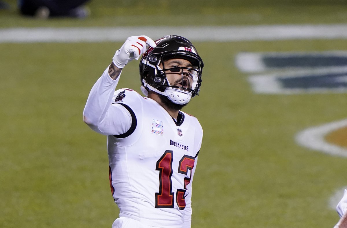 NFLonCBS's tweet photo. Mike Evans' NFL journey has been remarkable

1,000+ rec yards
1,000+ rec yards
1,000+ rec yards
1,000+ rec yards
1,000+ rec yards
1,000+ rec yards
1,000+ rec yards
1,000+ rec yards

Only player to EVER do this 8 straight years to start a career

And he's a Super Bowl Champion too https://t.co/vhr87eNUNb