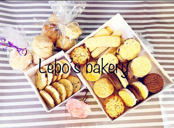 DebeshaJerome's tweet photo. Winter time and back by popular demand thee CHOICE assorted BISCUITS for these perfect winter weathers. Enjoy with @NescafeRicoffy/ @jokoteasa 
Flying off the shelves DON’T BE LATE‼️‼️‼️ 0796015358☎️☎️☎️
DELIVERY NATIONWIDE 📦🚚
#CHOICEASSORTED 
#WINTERTREATS #LEBOSBAKERY https://t.co/4G6Cghcqfc