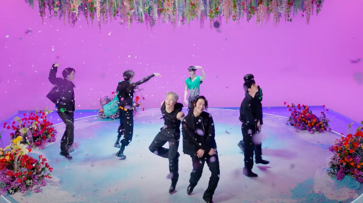 mtvasia's tweet image. i still can’t believe @GOT7 is having an OT7 comeback after 15 months. the absolute joy on all their faces in #NANANA!! my heart is so full rn 😭💚

#GOT7 #갓세븐 #IGOT7 #아가새 
#GOT7_NANANA