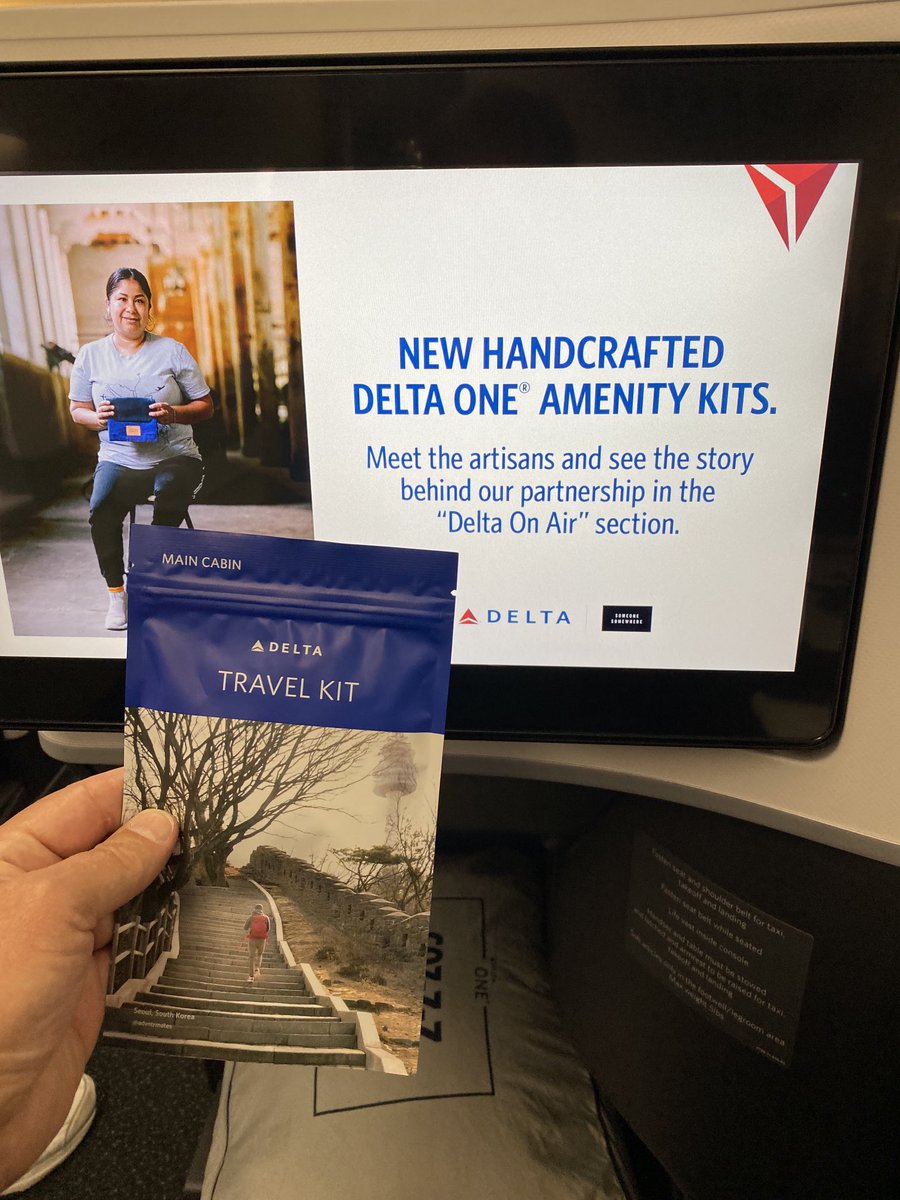 PurintonScott's tweet photo. ⁦@Delta⁩ nice handmade amenity kits in delta one.  Oh, I’m sorry, maybe someone in the main cabin got mine? #diamondmedallion https://t.co/22NlvyARbi