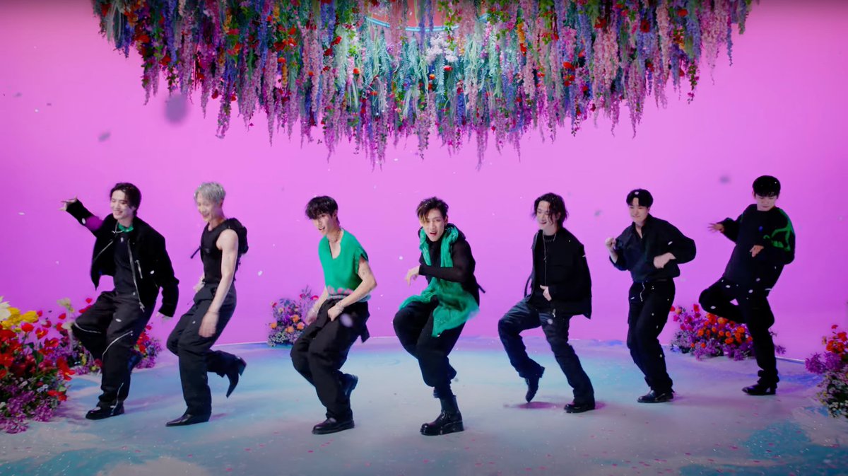 mtvasia's tweet image. i still can’t believe @GOT7 is having an OT7 comeback after 15 months. the absolute joy on all their faces in #NANANA!! my heart is so full rn 😭💚

#GOT7 #갓세븐 #IGOT7 #아가새 
#GOT7_NANANA