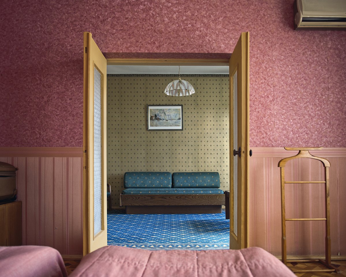 gm!
Stephen Shore | Relief for Ukraine