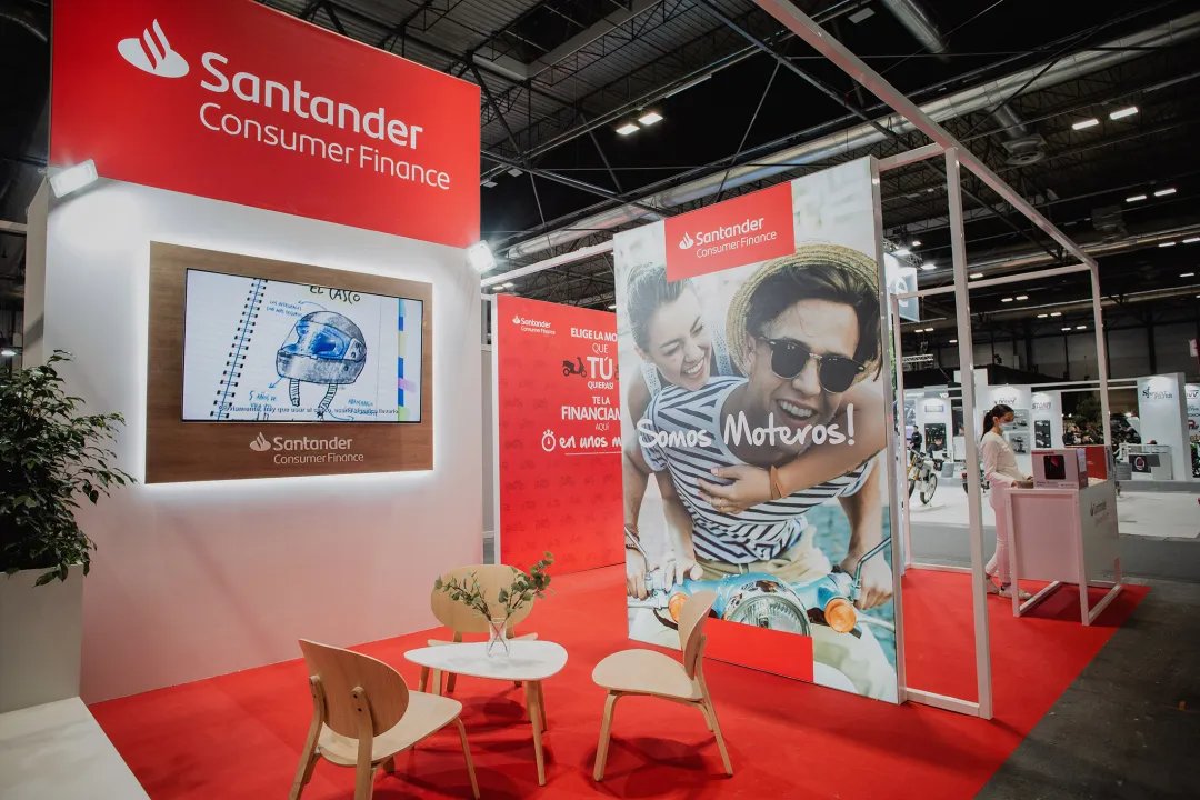 parafinacom's tweet photo. Santander Consumer Finance también estuvo presente en el Salón Vive la Moto de Madrid y una vez más nos confió la producción de su stand.

Un diseño versátil, ligero y que sin duda llamó la atención de los asistentes.

#stand #eventos #diseño #produccion https://t.co/ObCXso5kMk