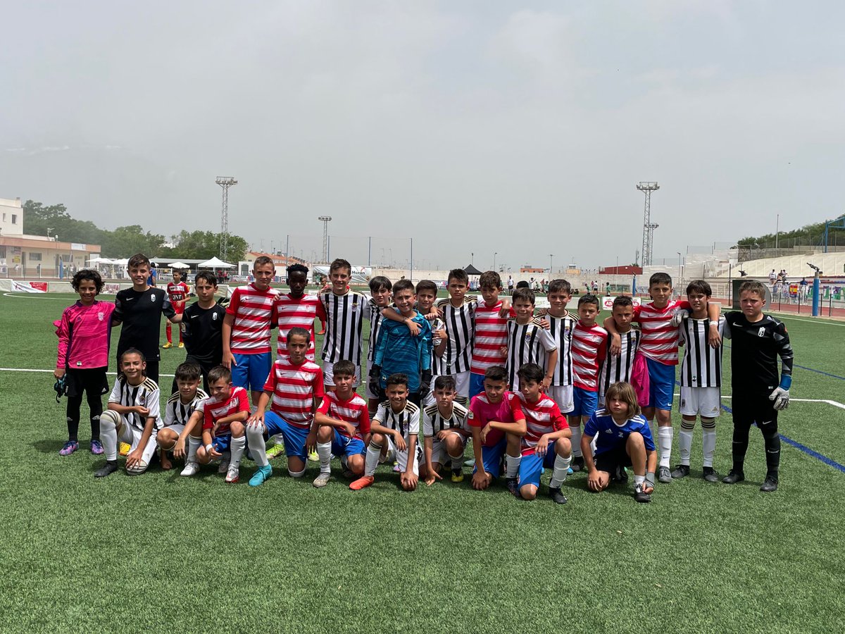CDBLaAcademia's tweet photo. El Alevín 'C' participó este fin de semana en el Torneo de Morón de Sevilla. Las blanquinegros se enfrentarón a grandes equipos del panorama nacional. #ParteDelBadajoz https://t.co/9o605W0j5n