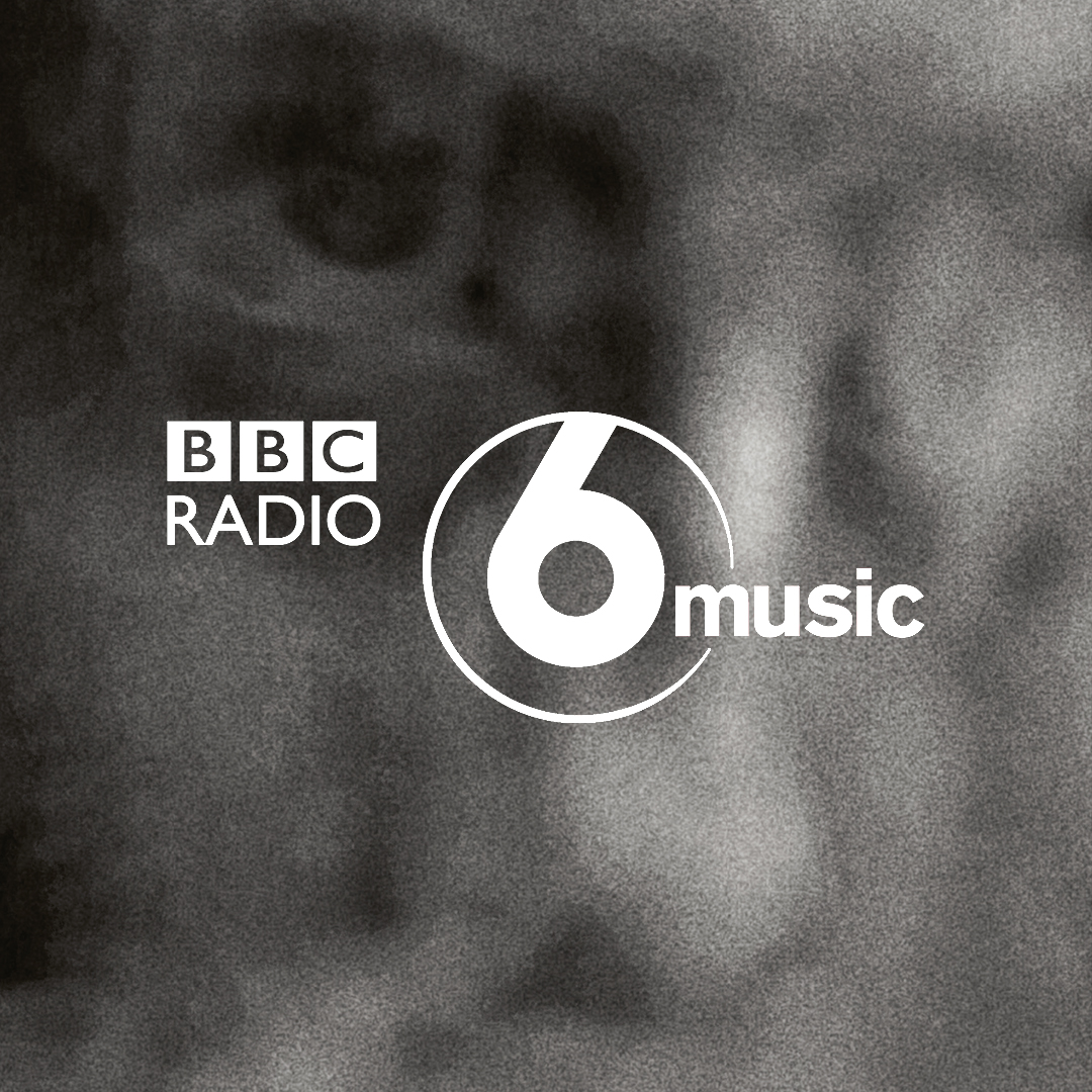 suedeHQ's tweet photo. Tune into @BBC6Music from 4pm BST today when Brett joins Steve Lamacq for a very special announcement. https://t.co/xPiNc9IsPr