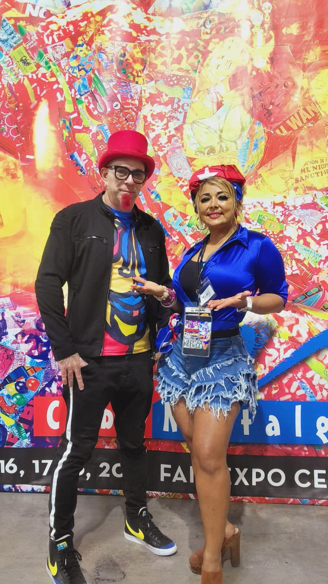 artbyfloyd's tweet photo. Floyd The Rock Artist con Susy Taylor “La Diva De Miami” at CubaNostalgia “Miami”  #DIOS #ArtByFloyd #SusyTaylor #LaDivaDeMiani #CubaNostalgia    #Miami  #ArtFashion #MotionArt #PopArt #FloydHeglichs #Camino #Art #Musica #Show #TV #Fashion #ArtCollection #Rock https://t.co/RZE8VHTYq2