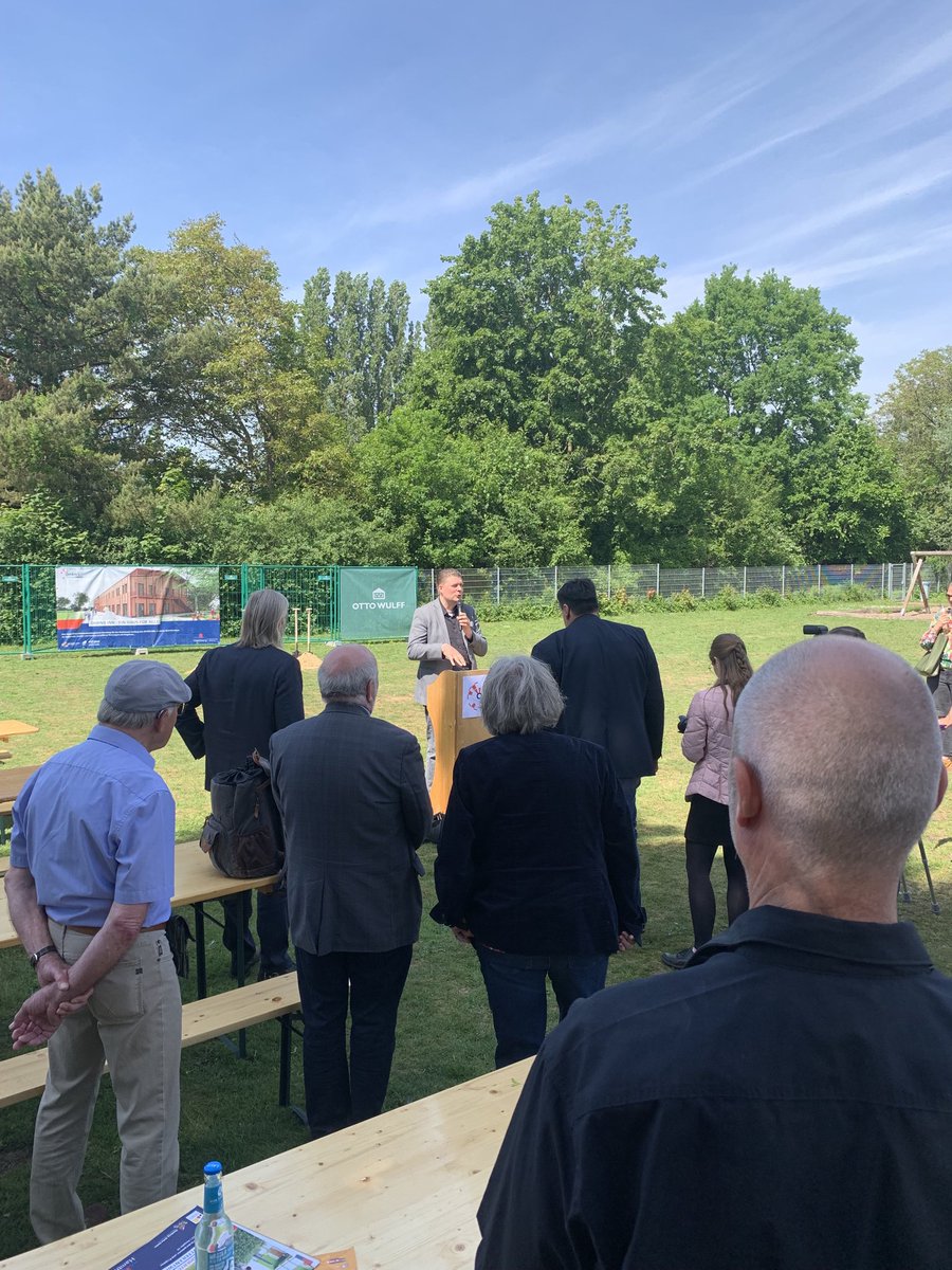 Spatenstich für das Quartiershaus #OhrnsInn in Neugraben/Fischbek gemeinsam mit ⁦<a href="/fhh_bsw/">Behörde für Stadtentwicklung und Wohnen</a>⁩ &amp; ⁦<a href="/BAHarburg/">Bezirksamt Harburg</a>⁩ - 4,5 Mio.€ Zuschuss aus dem HWSP &amp; Realisierung durch unseren Dienstleister ⁦<a href="/GMH_Hamburg/">GMH | Gebäudemanagement Hamburg</a>⁩ - Schön, dass wir dieses Projekt möglich machen konnten👍💪🏗!