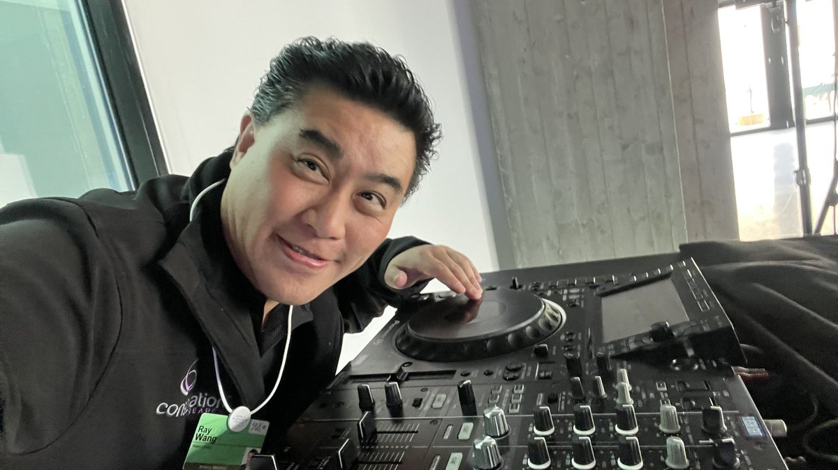 rwang0's tweet photo. MyPOV: ready for a set @davos @wef #wef22 #lanspace https://t.co/KSUEzJewCh