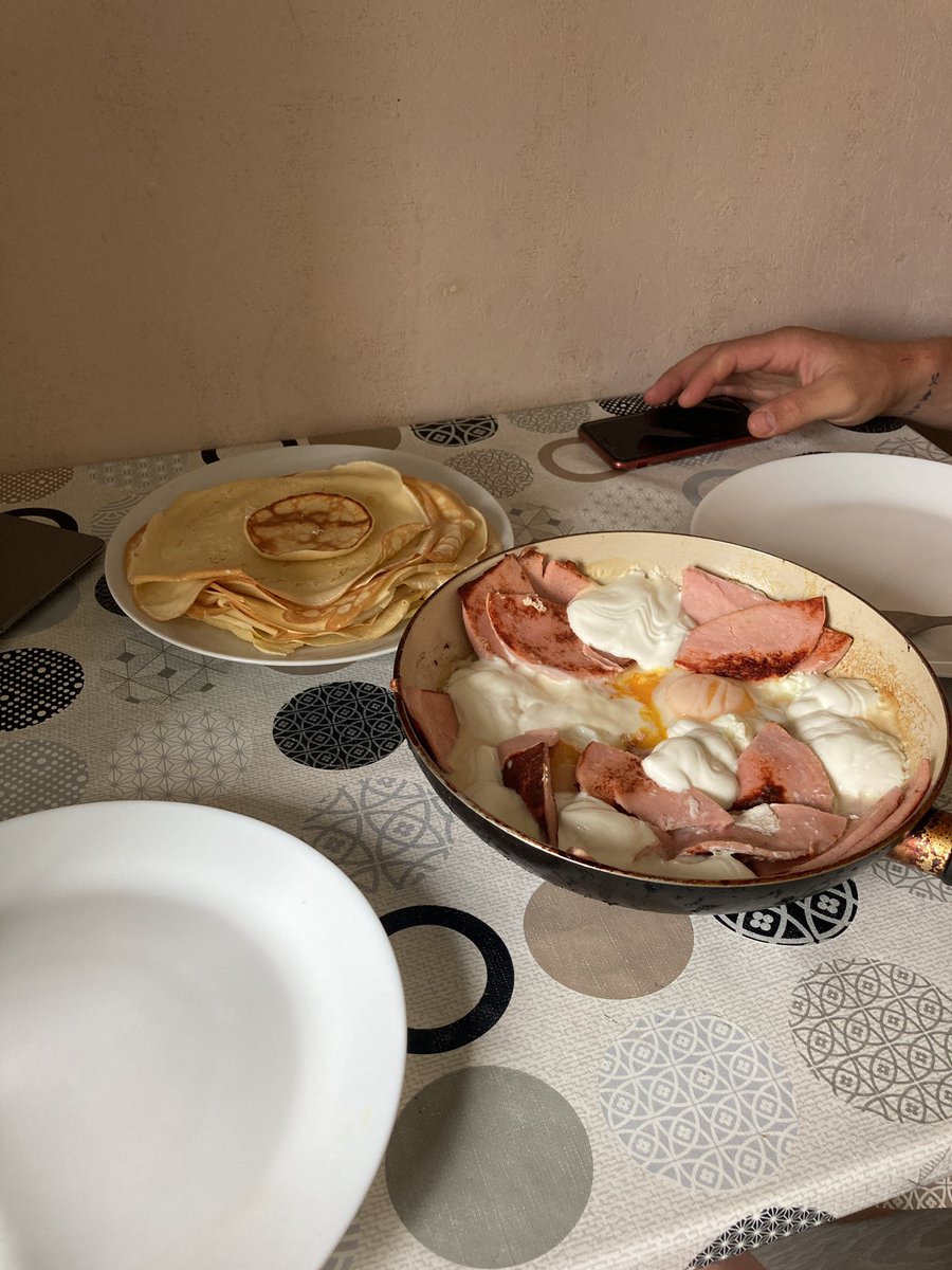 kyurcha's tweet photo. хочу, чтобы Твиттер увидел, как завтракают в раю 🫠 https://t.co/xGeAT3QGWs