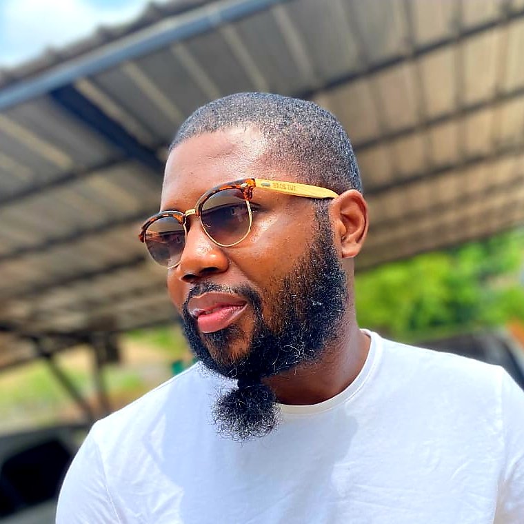 TooSiQ's tweet photo. Of Abaries, beard bobs and rumpled white Tees. Get your Iwi 2.0 Sunglasses by @abaritm from https://t.co/5GD49KnqCC...

#MCM https://t.co/xcmJRFRALD