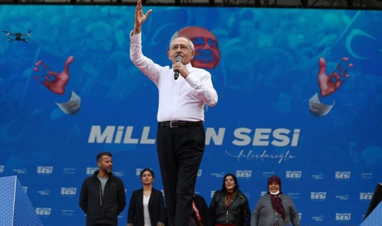 ajans_muhbir's tweet photo. Oda TV'nin haberine göre Kemal Kılıçdaroğlu "Gönlümün aday��" ifadesini yasakladı.

Kılıçdaroğlu, parti heyetine  "Kılıçdaroğlu CHP'nin adayı deyin" talimatını verdi. https://t.co/4xtzziH8ei