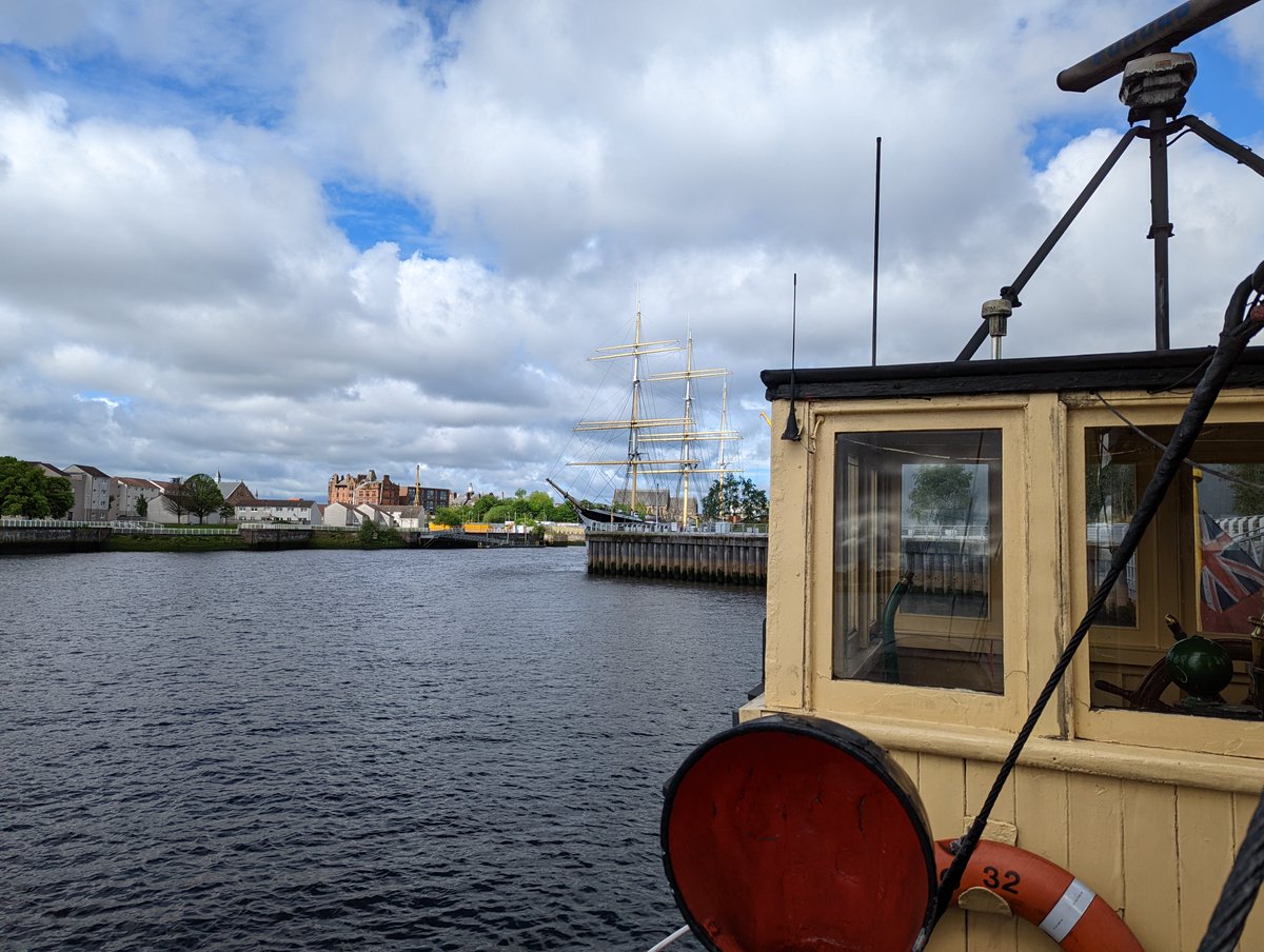 The_Tall_Ship's tweet photo. We love having visitors especially such beautiful and historically significant ones! Based on a traditional Clyde puffer VIC 32 was built to deliver supplies to the fleet in the war.
#thetallship #glenlee #glasgow #scotland #clyde #nationalhistoricships #savethepuffer #vic32 https://t.co/sHHlcgsILp